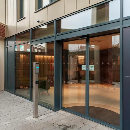 Διαμέρισμα Bali Escape, 2bed 2bath, Center & Stadium 10 Mins *