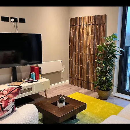 公寓 Balinese Escape, 2bed 2bath, Center & Stadium 10 Mins