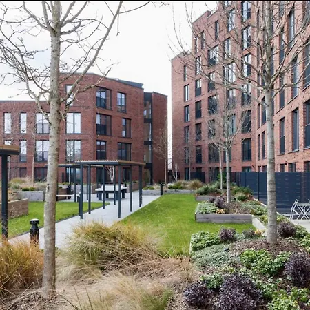 Balinese Escape, 2bed 2bath, Center & Stadium 10 Mins * Leeds (West Yorkshire)