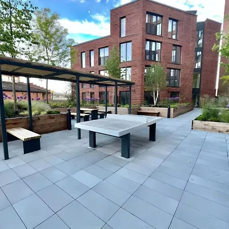 Bali Escape, 2bed 2bath, Center & Stadium 10 Mins 公寓 利兹