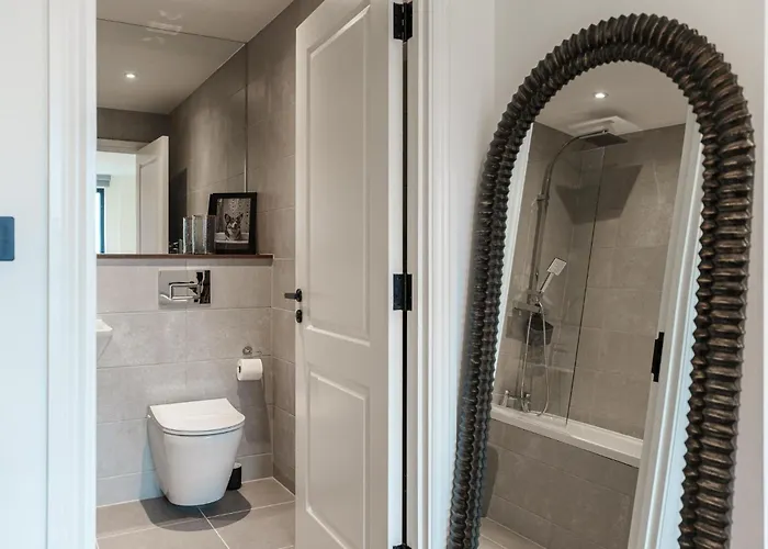 Apartment Bali Escape, 2bed 2bath, Center & Stadium 10 Mins