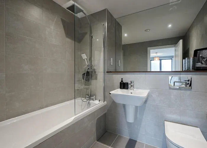 Bali Escape, 2bed 2bath, Center & Stadium 10 Mins Apartment Leeds (West Yorkshire)