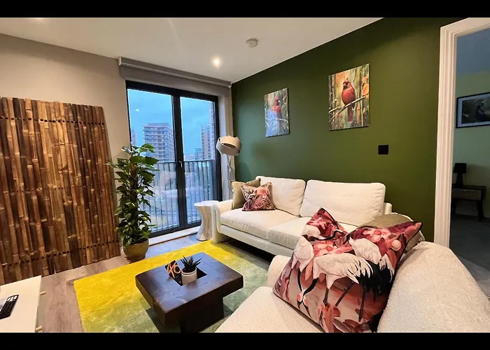 Bali Escape, 2bed 2bath, Center & Stadium 10 Mins * Leeds (West Yorkshire)