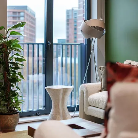 Island Vibes 2br 2bath, Centre & Stadium 10 Mins Appartement *