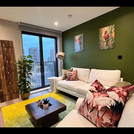 Balinese Escape, 2bed 2bath, Center & Stadium 10 Mins * Leeds (West Yorkshire)