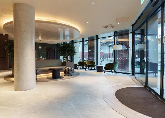 Bali Escape, 2bed 2bath, Center & Stadium 10 Mins